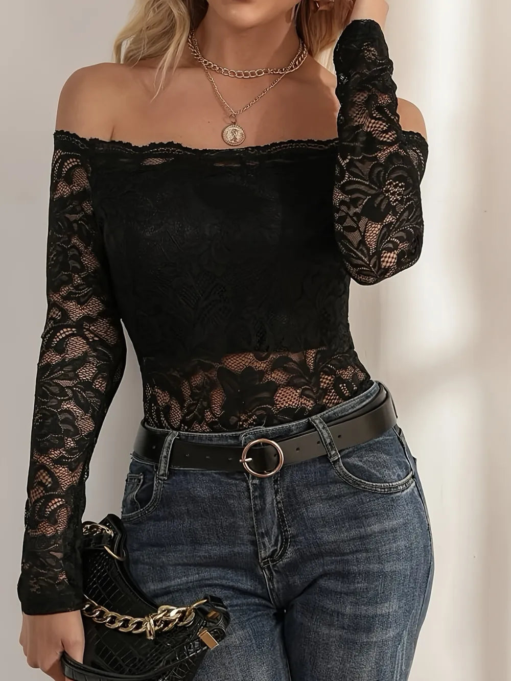 Fan shaped collar one cut collar off shoulder lace slim fit and slimming T-shirt